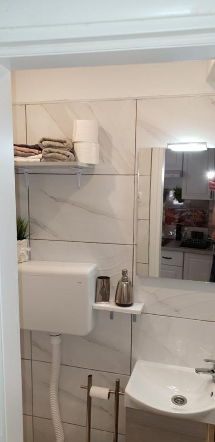 Apartment Marko Сень Екстер'єр фото